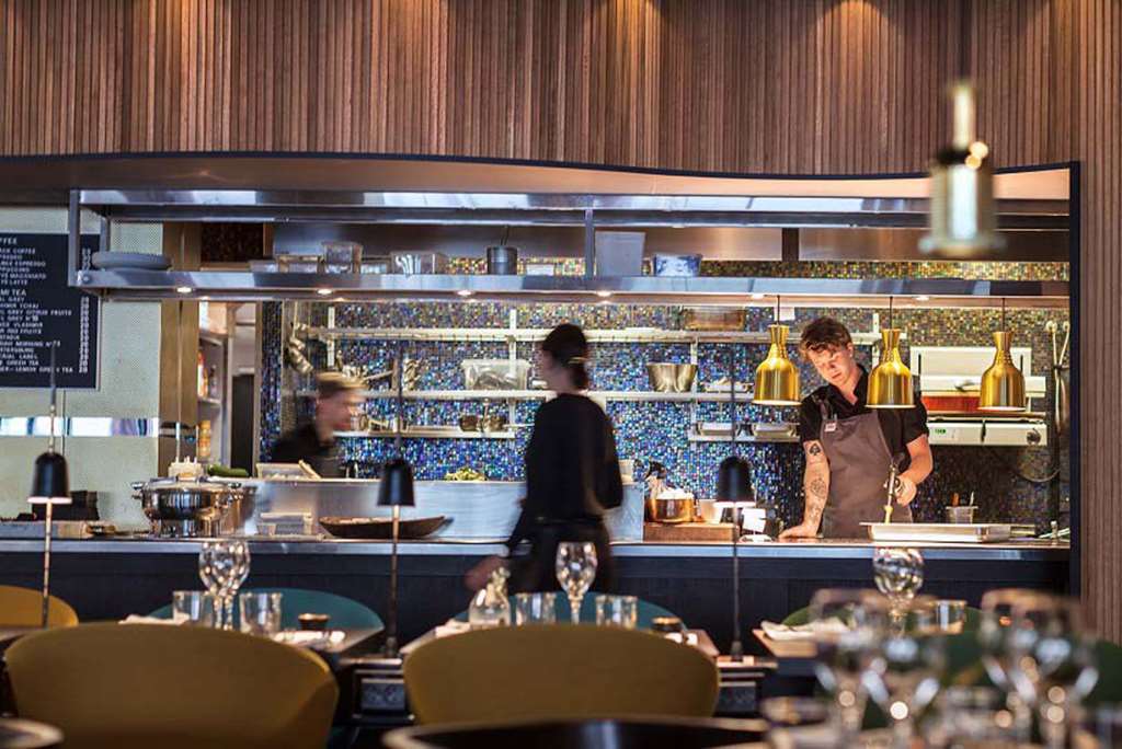 Vox Hotel ヨンショーピン レストラン 写真